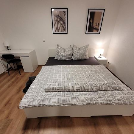 Living Flat, Eine Wohnung Mit Zwei Schlafzimmern Und Balkon Шорндорф Екстериор снимка