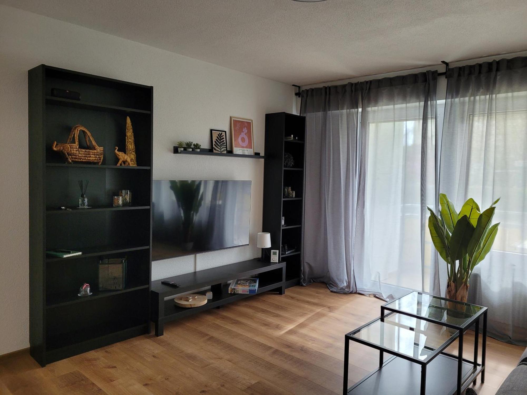 Living Flat, Eine Wohnung Mit Zwei Schlafzimmern Und Balkon Шорндорф Екстериор снимка