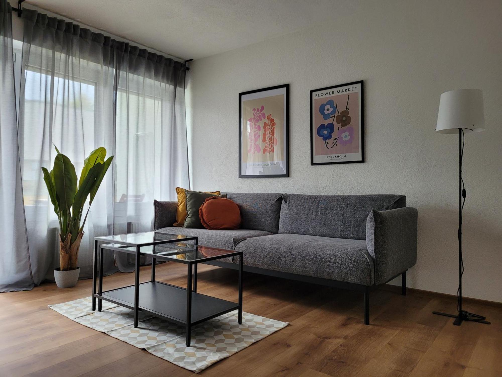 Living Flat, Eine Wohnung Mit Zwei Schlafzimmern Und Balkon Шорндорф Екстериор снимка