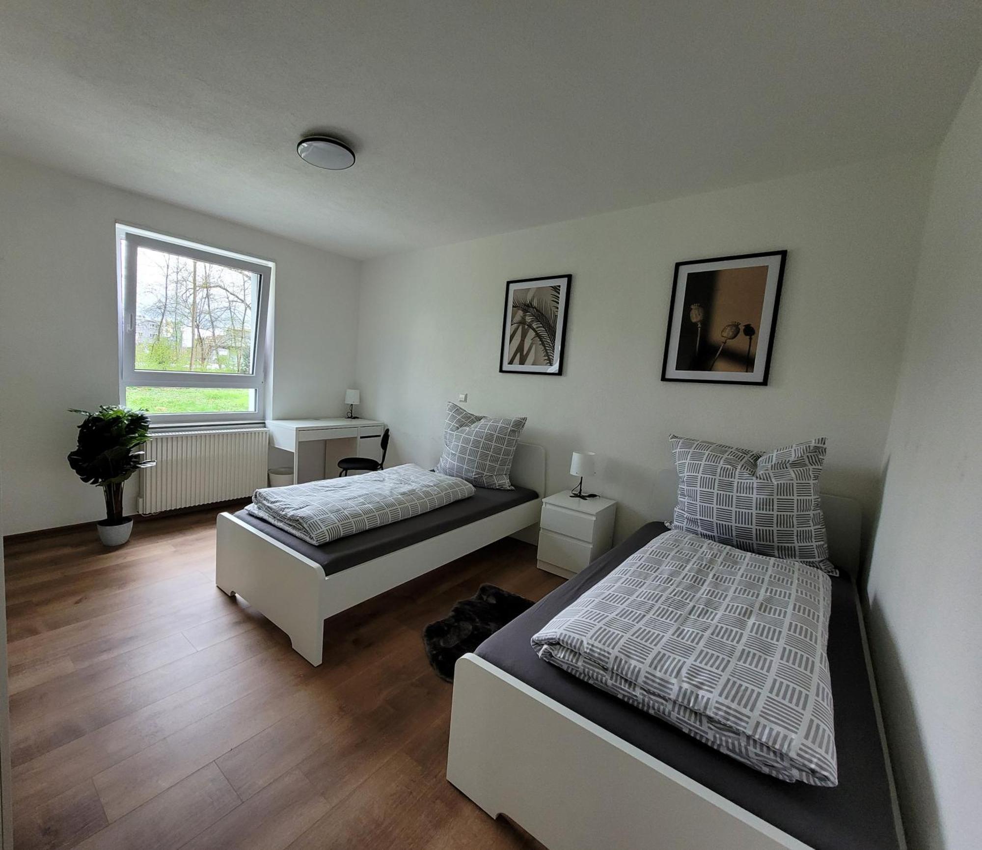 Living Flat, Eine Wohnung Mit Zwei Schlafzimmern Und Balkon Шорндорф Екстериор снимка