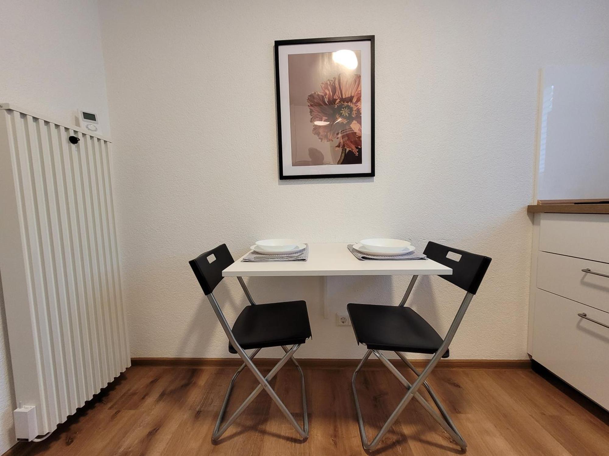 Living Flat, Eine Wohnung Mit Zwei Schlafzimmern Und Balkon Шорндорф Екстериор снимка
