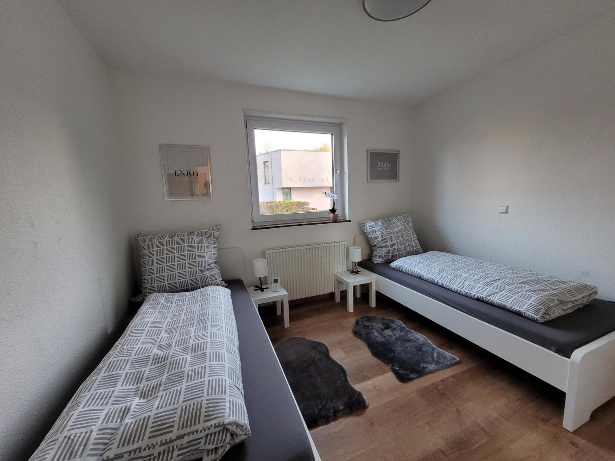 Living Flat, Eine Wohnung Mit Zwei Schlafzimmern Und Balkon Шорндорф Екстериор снимка